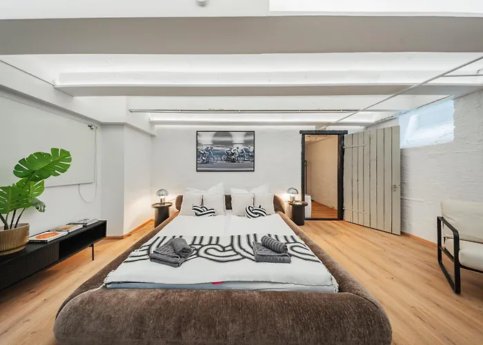 Design Loft Im Souterrain In Lage Διαμέρισμα *
