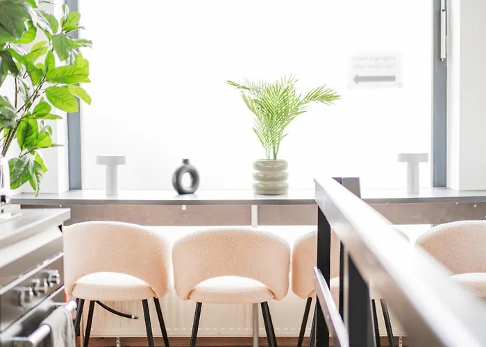 Design Loft Im Souterrain In Lage