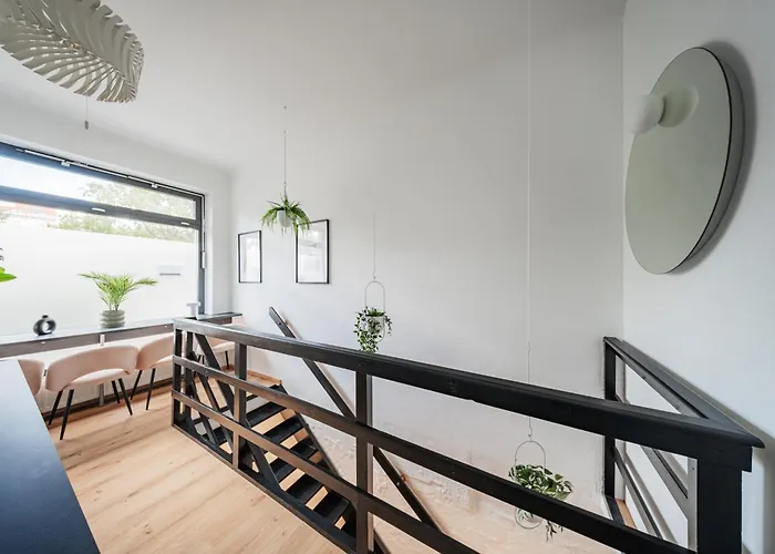Design Loft Im Souterrain In Lage